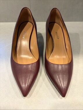 Vintage Bally Burgundy Pointed Leather Kitten Pumps